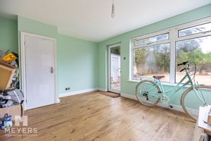 Dining Room- click for photo gallery
